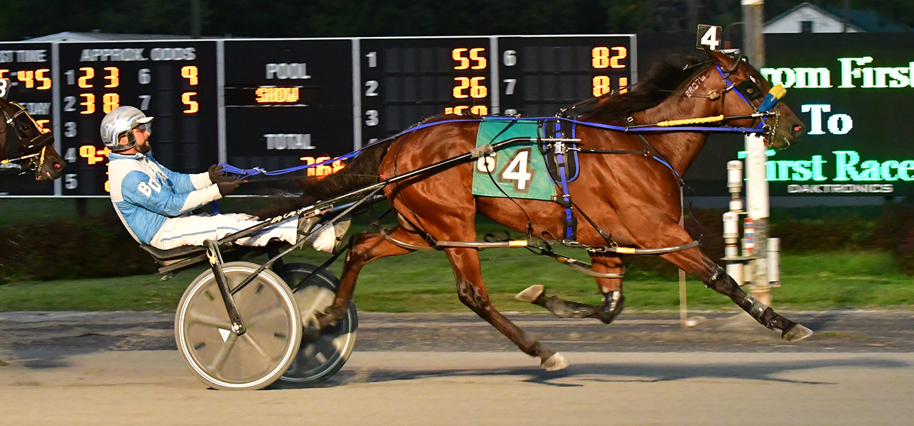 Hestherightstuff Wins Saturday Feature