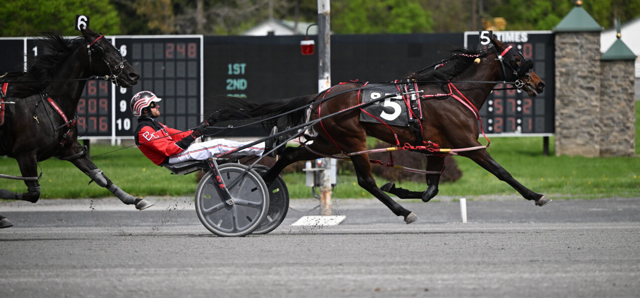 Lady Saturn and Molly’s Game win divisions of the O’Brien Series at Saratoga Casino Hotel on Monday
