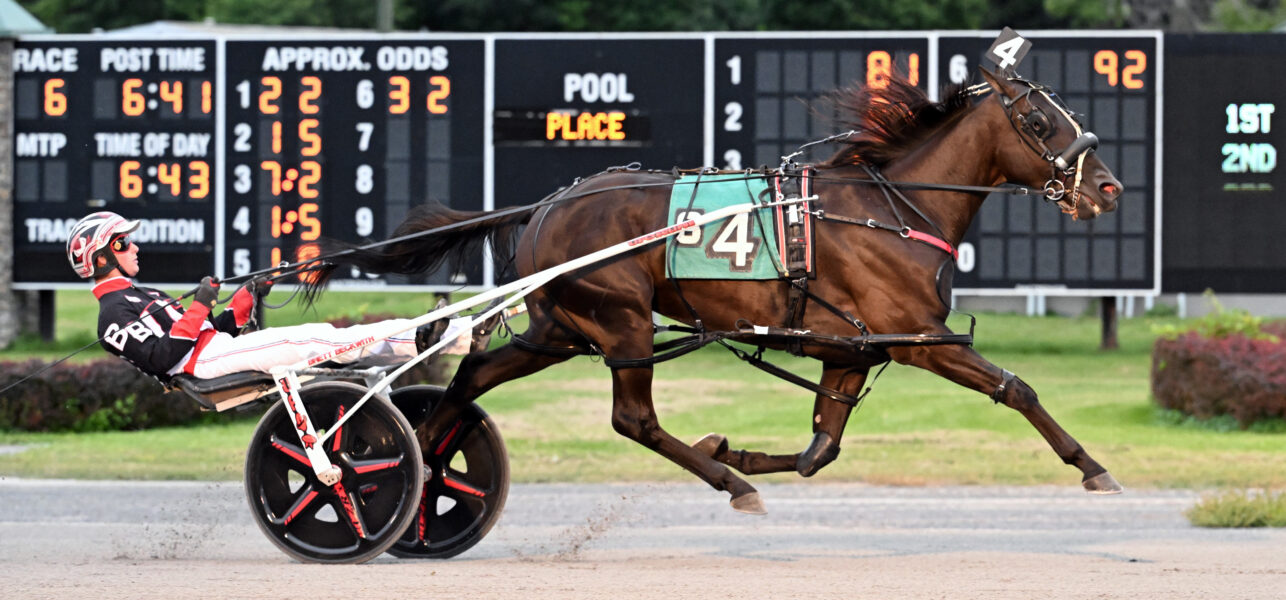 Arizona Wins the Filly & Mare Open at Saratoga Casino Hotel on Friday